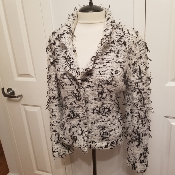 White and black Fuzzy Jacket size M - Picture 5 of 8